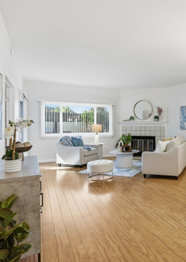 The same living room 21 days later, remodeled