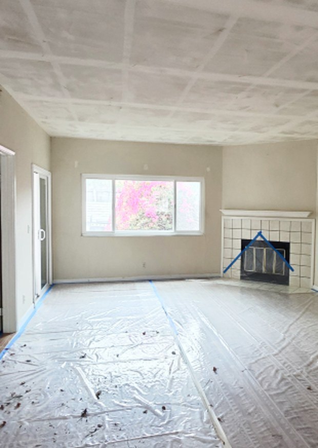 The living room of a Santa Clara condo before the remodel